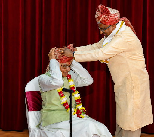 Shri. Kalyan Vishwanathan ji Placing Pagdi on Shri Ramesh Bhutada